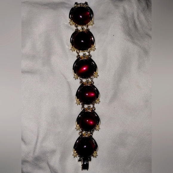 Gorgeous bracelet with mini pearls and red stones - Picture 2 of 6
